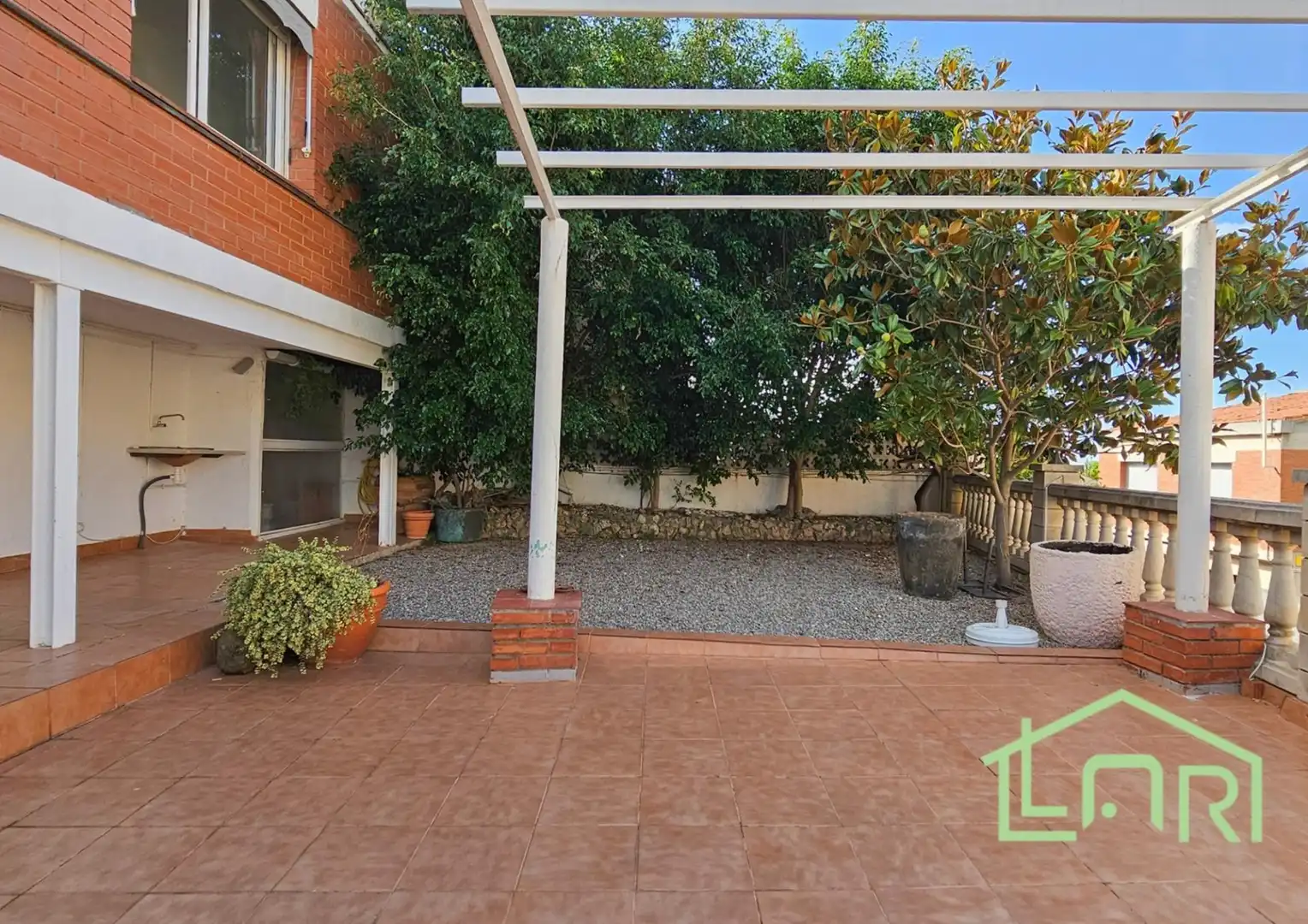Terrassa de Casa o xalet en venda en Sant Just Desvern amb Calefacció, Jardí privat i Parquet