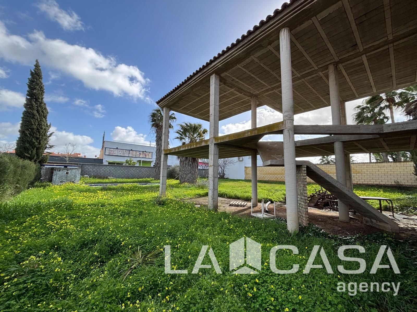 Casa adosada en venta en Montequinto