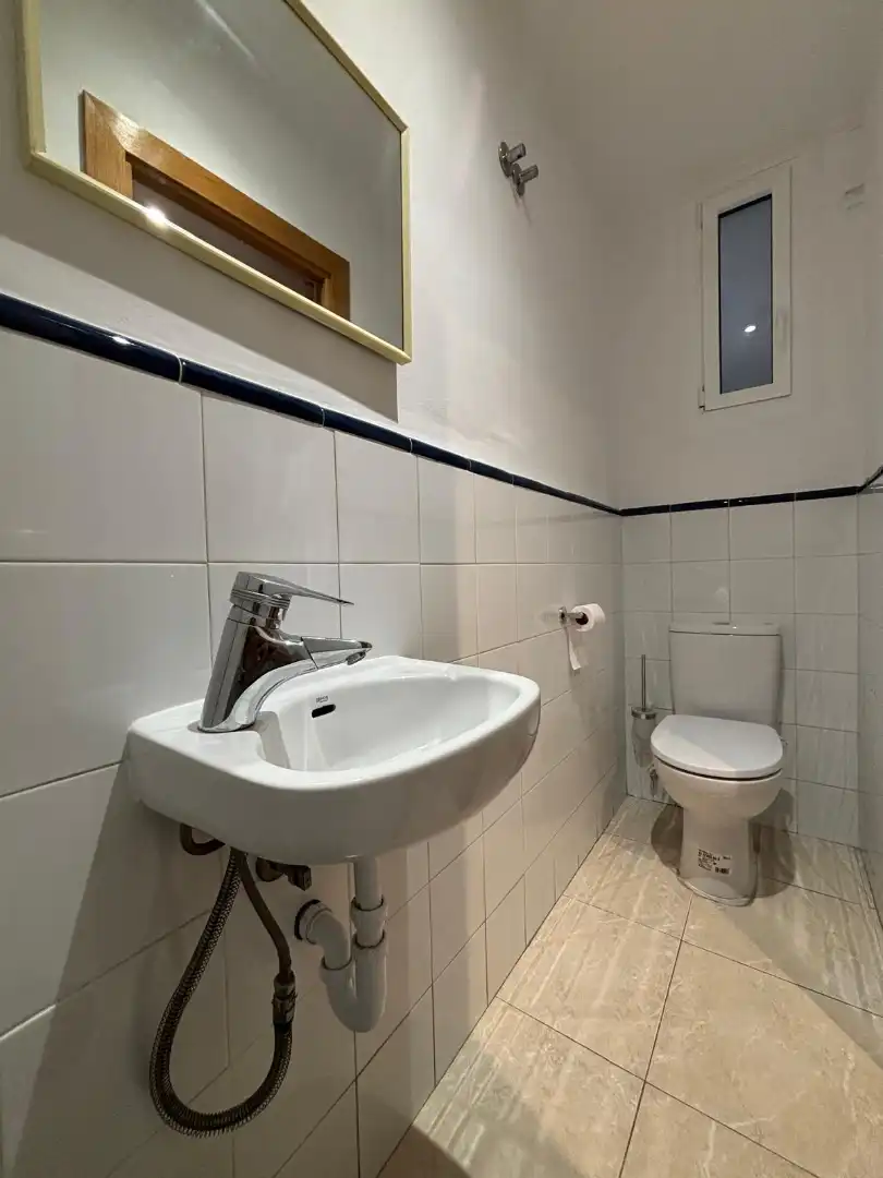 Bany de Pis de lloguer en Girona amb Aire condicionat, Calefacció i Terrassa