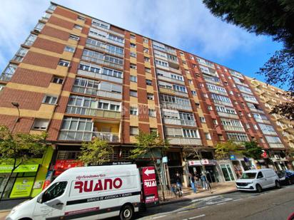 Vista exterior de Pis en venda en Valladolid Capital amb Calefacció i Terrassa