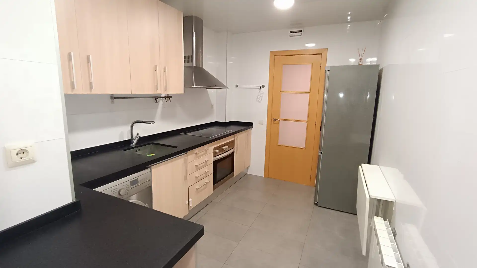 Küche von Wohnung zum Verkauf in Cornellà de Llobregat mit Klimaanlage, Heizung und Parkett