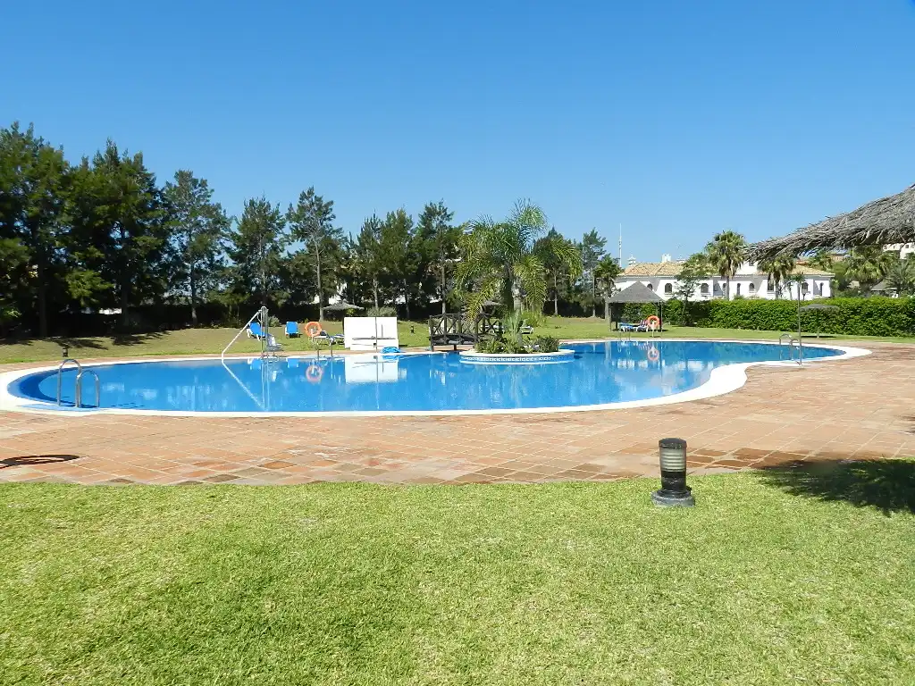 Piscina de Apartament en venda en Manilva amb Aire condicionat, Calefacció i Terrassa