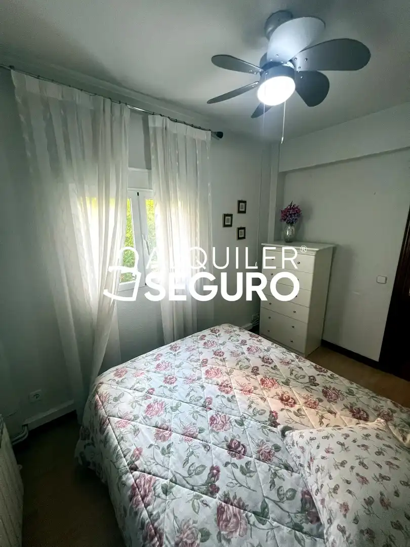 Bedroom of Flat for rent in Ciudad Lineal