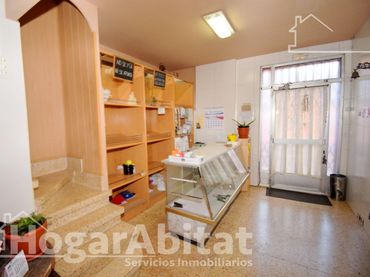 Casa con balcón en venta en Calle AUSIAS MARCH