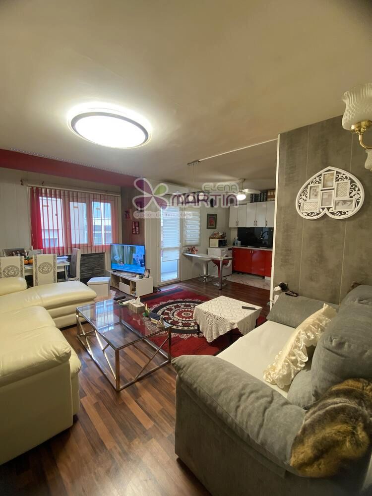 Sala d'estar de Pis en venda en Briviesca amb Calefacció, Traster i Moblat