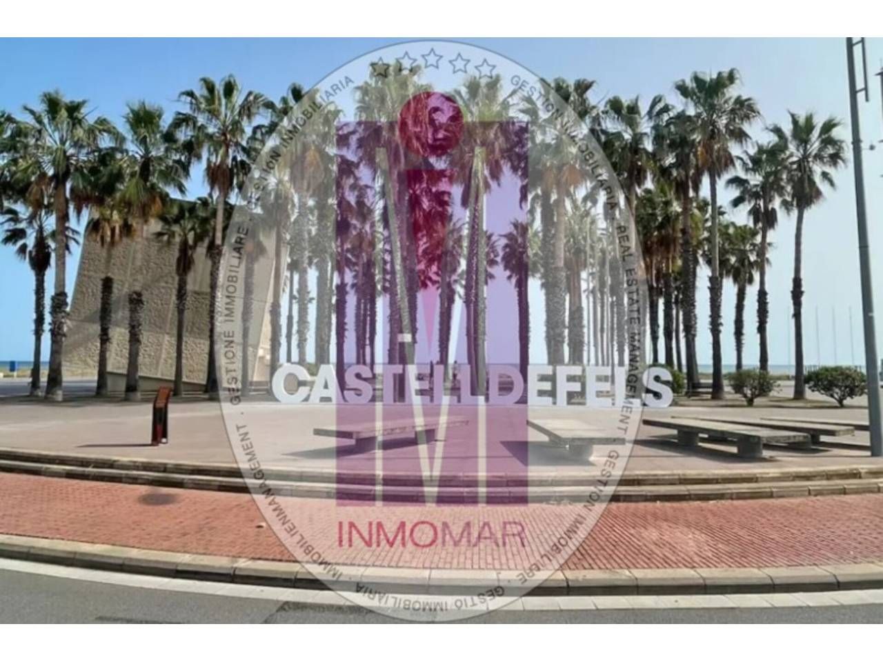 Vista exterior de Casa adosada en venda en Castelldefels amb Calefacció i Piscina comunitària