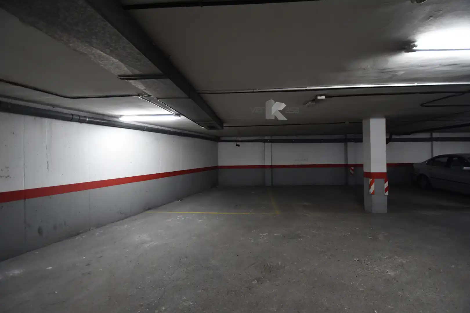 Parkplatz von Garage zum Verkauf in Pinto