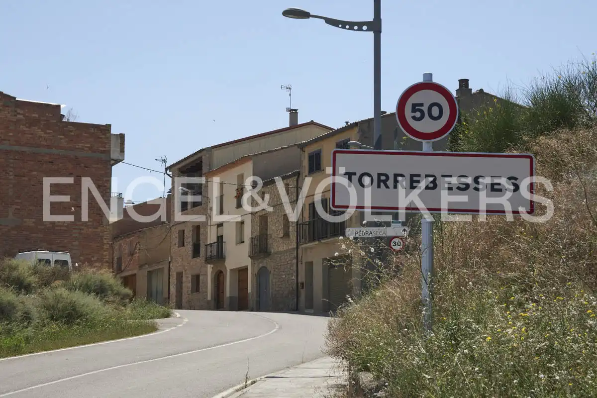 Casa pareada con terraza en venta en Carrer Major 57, imagen 3