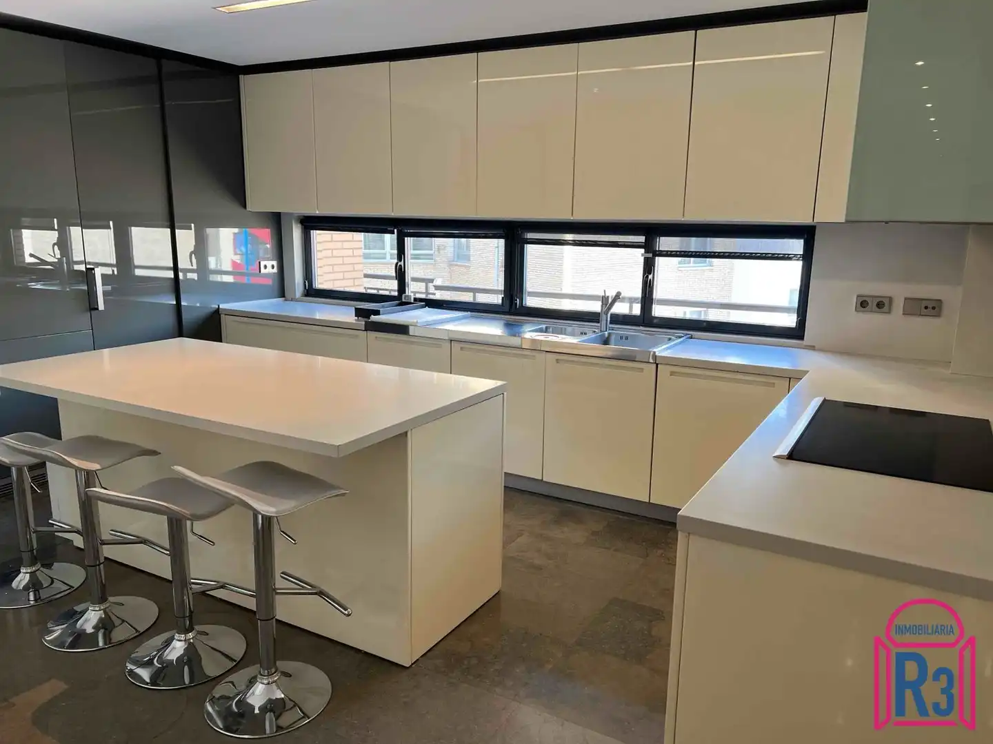 Küche von Wohnung zum Verkauf in León Capital  mit Heizung, Terrasse und Abstellraum