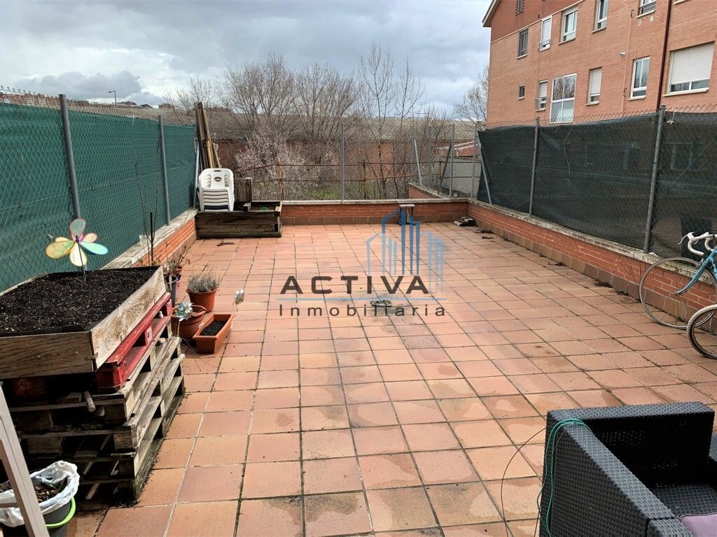 Terrassa de Loft en venda en Arroyo de la Encomienda amb Calefacció, Parquet i Traster