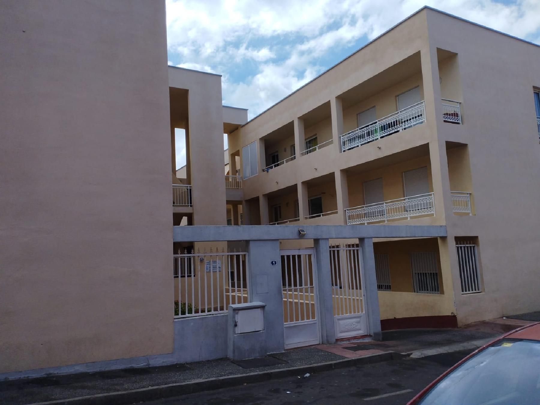 Vista exterior de Pis en venda en Arona