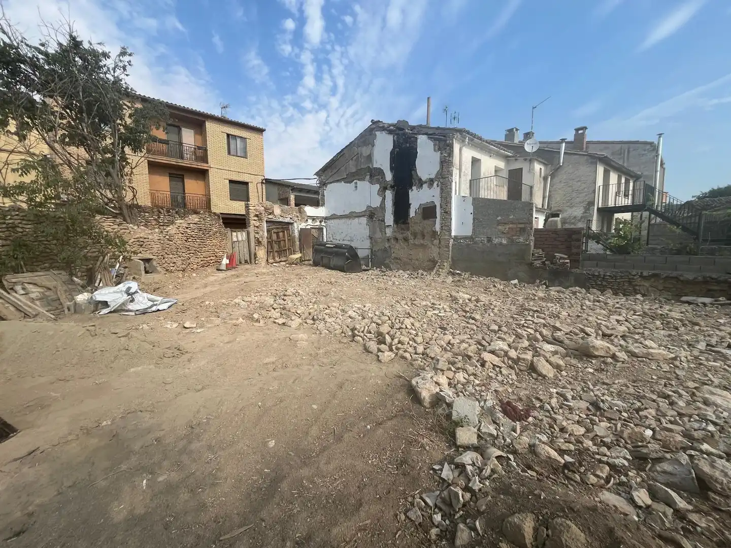 Land for sale in Laluenga