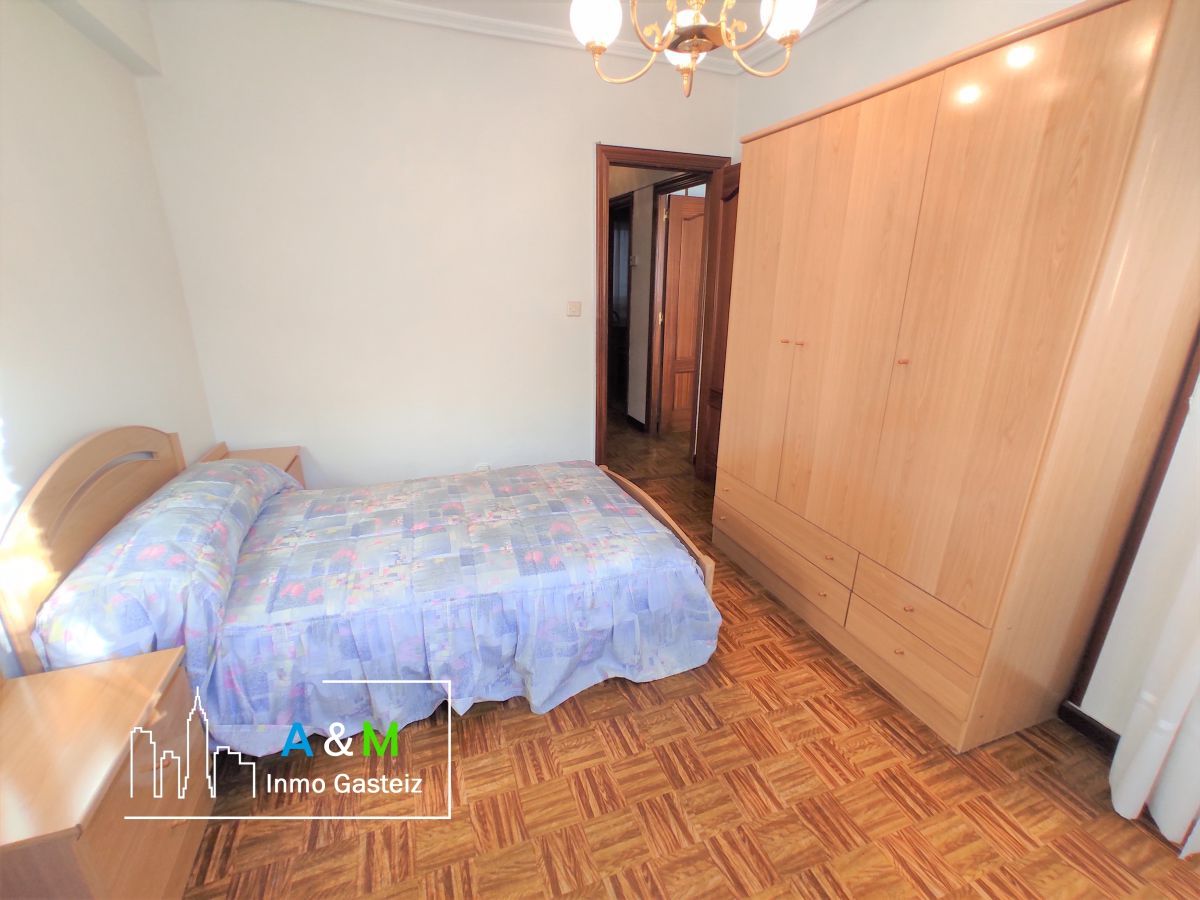 Bedroom of Flat to rent in Vitoria - Gasteiz  with Heating, Terrace and Furnished