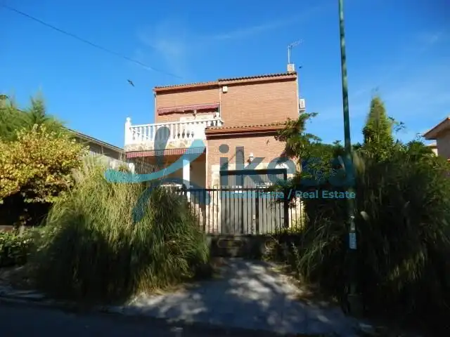 Houses for sale in Calypo Fado