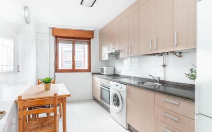 Kitchen of Flat for sale in Oviedo   with Heating and Storage room