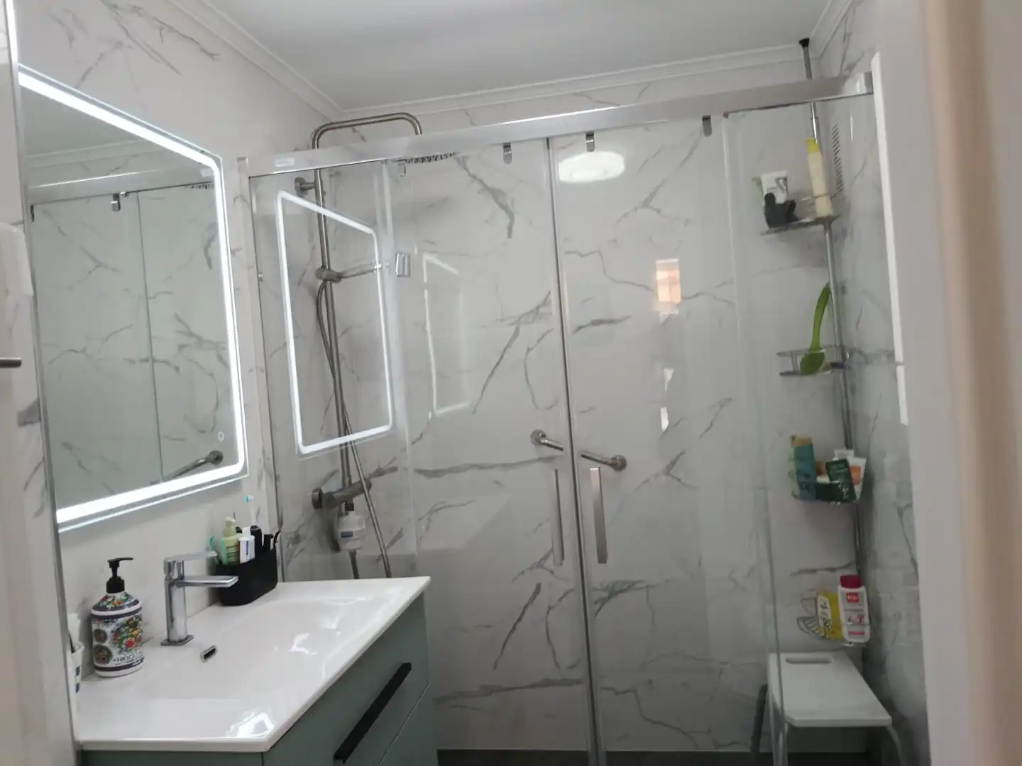 Badezimmer von Wohnung zum Verkauf in Castro-Urdiales mit Heizung, Terrasse und Abstellraum