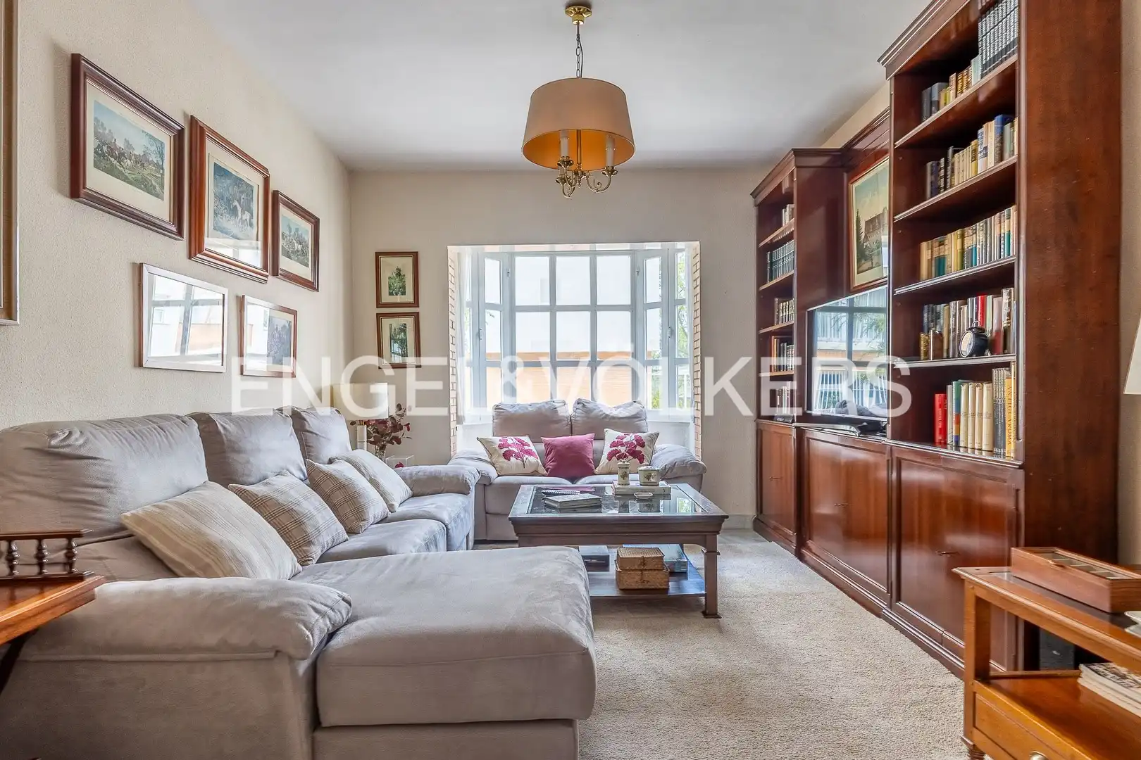 Living room of Houses for sale in Sevilla  with Air Conditioner, Heating and Private garden