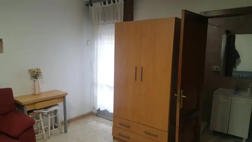 Schlafzimmer von Loft zum Verkauf in Marín mit Möbliert, Waschmaschine und Mikrowelle