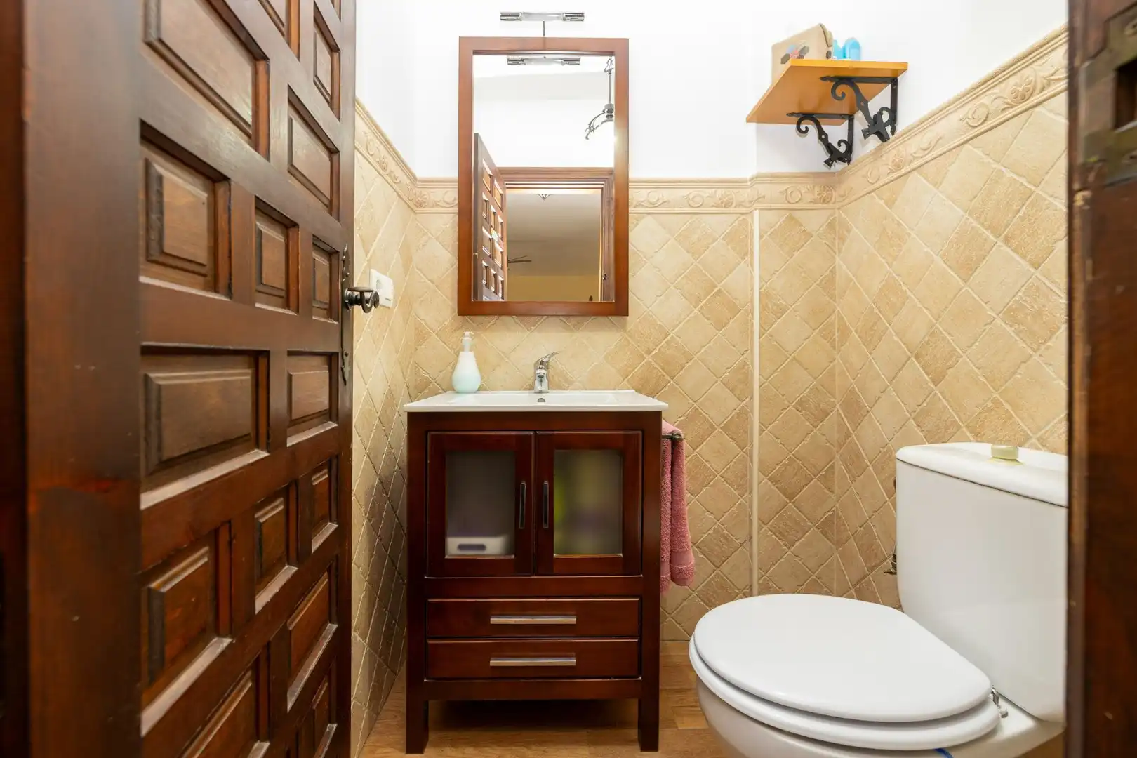 Bathroom of Houses for sale in Cúllar Vega  with Air Conditioner and Storage room