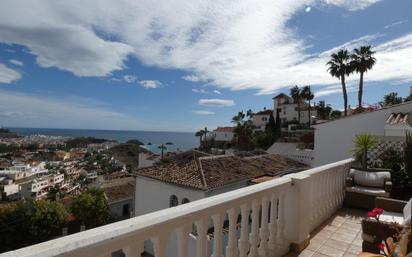 Vista exterior de Casa o xalet en venda en Almuñécar amb Terrassa