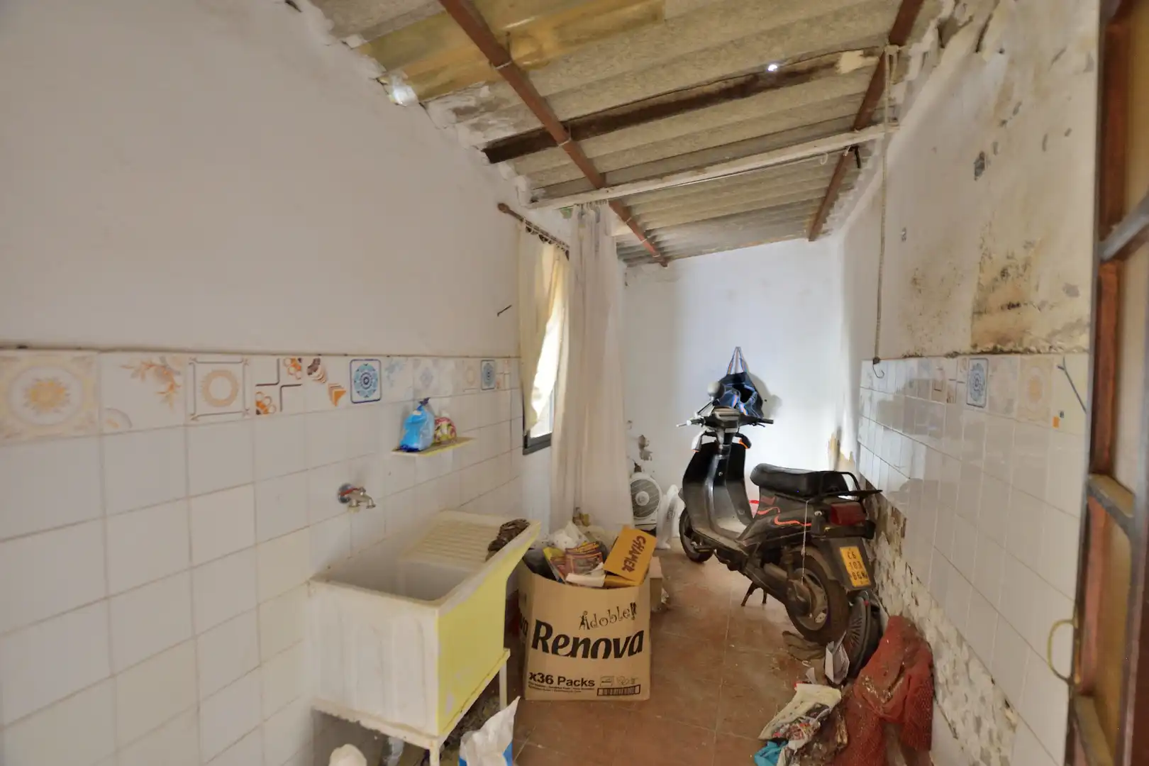 Cuina de Casa adosada en venda en Ronda amb Terrassa i Balcó