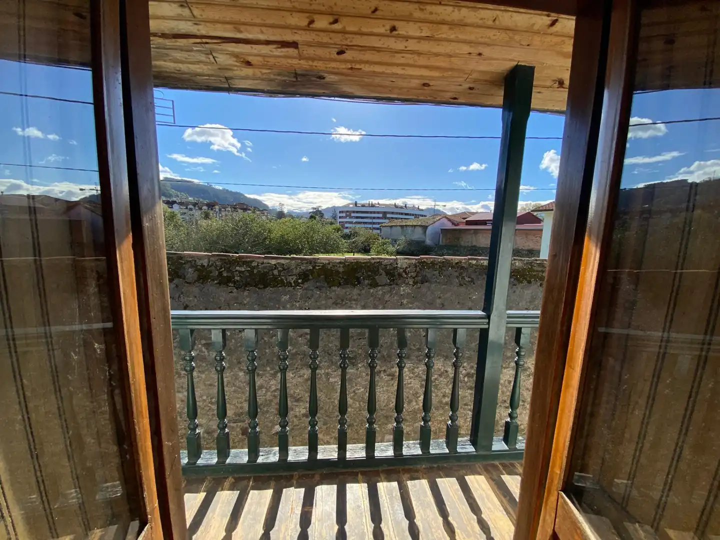 Vista exterior de Casa adosada en venta en Villaviciosa con Trastero y Balcón