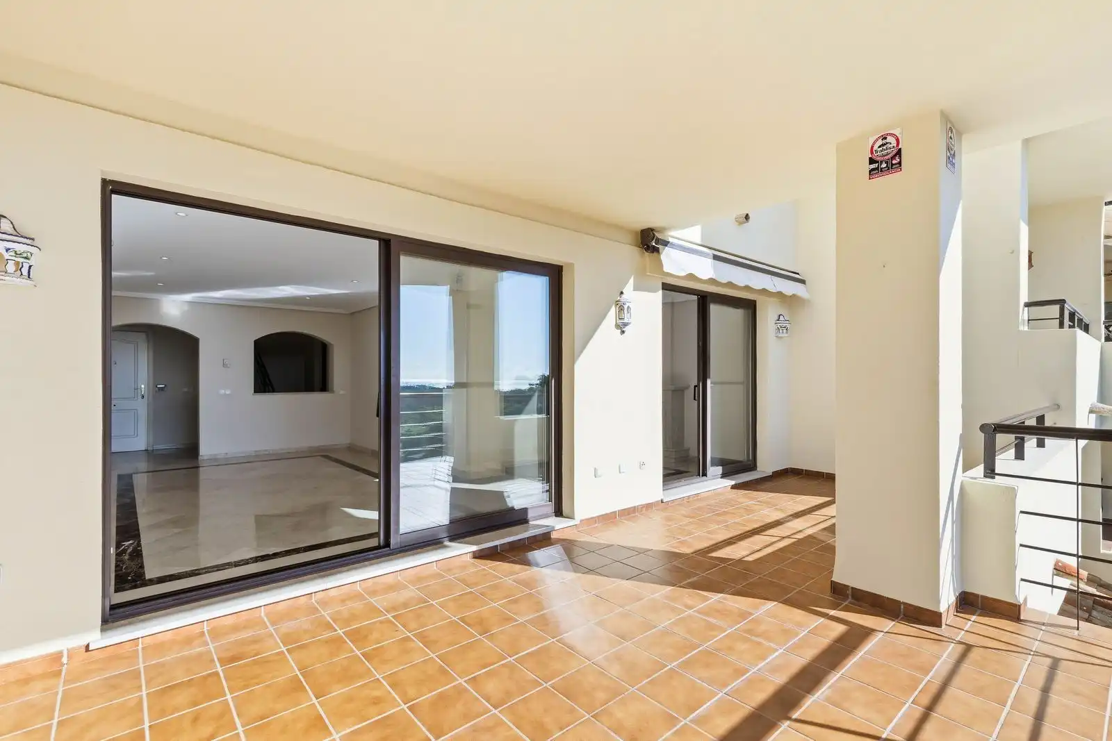 Dúplex en venda en Benahavís amb Aire condicionat, Terrassa i Piscina comunitària
