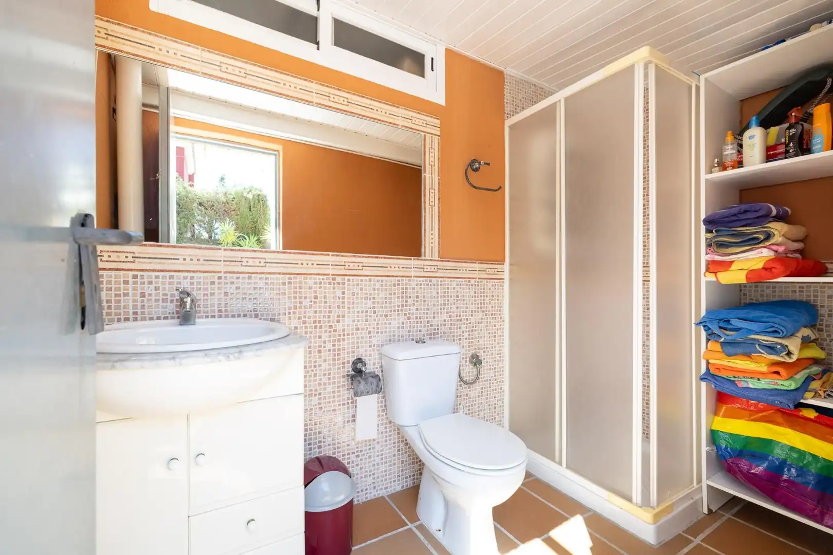 Baño de Casa o chalet en venta en Cúllar Vega con Aire acondicionado, Calefacción y Jardín privado