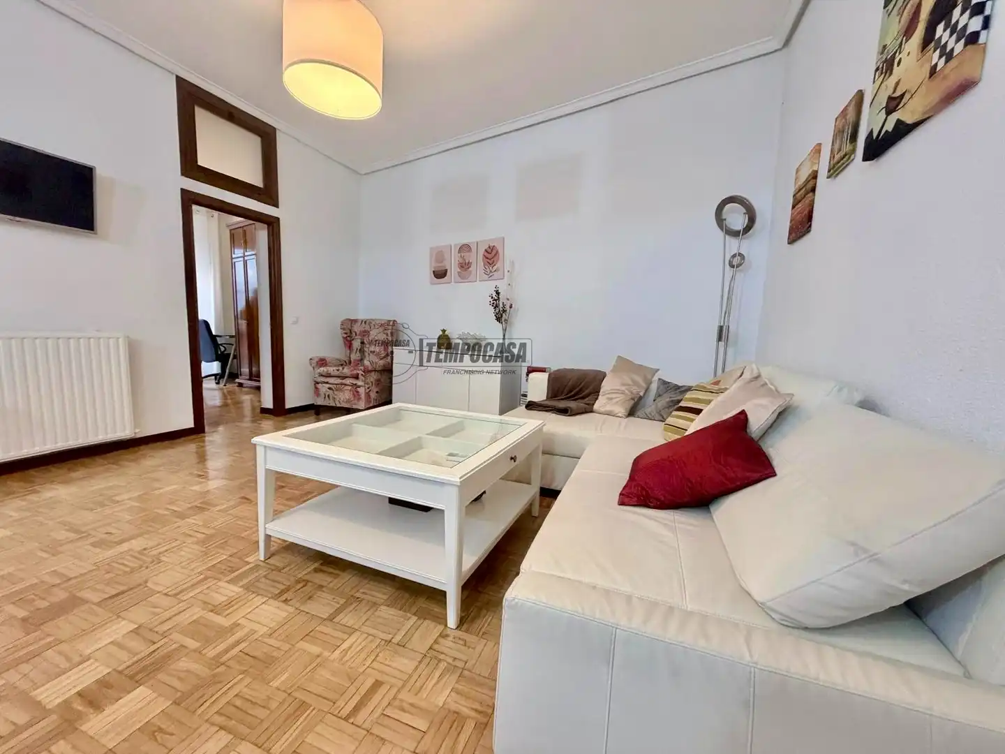 Living room of Flat for sale in Madrid  with Air Conditioner, Heating and Furnished