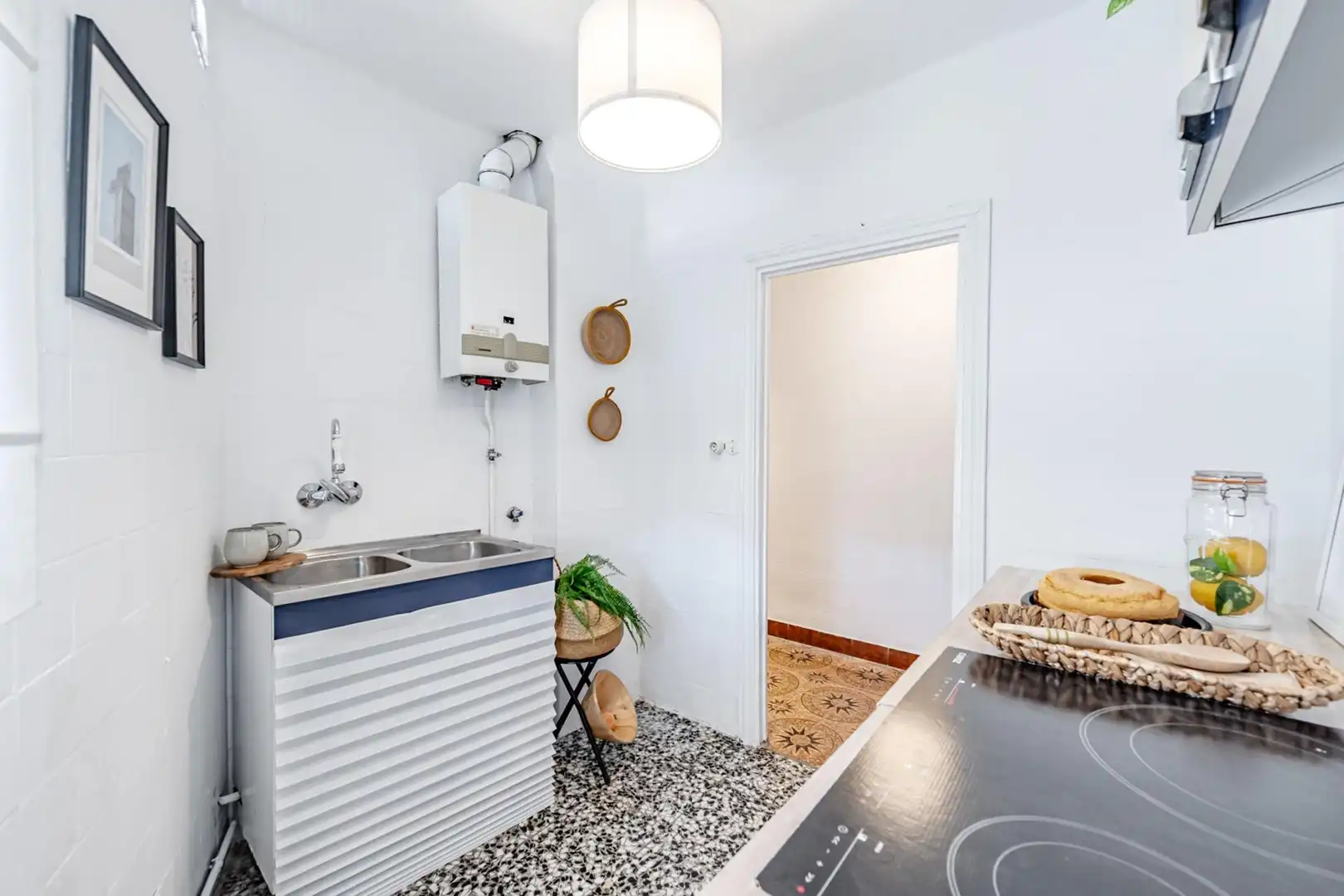 Kitchen of Flat for sale in Madrid  with Air Conditioner, Terrace and Balcony