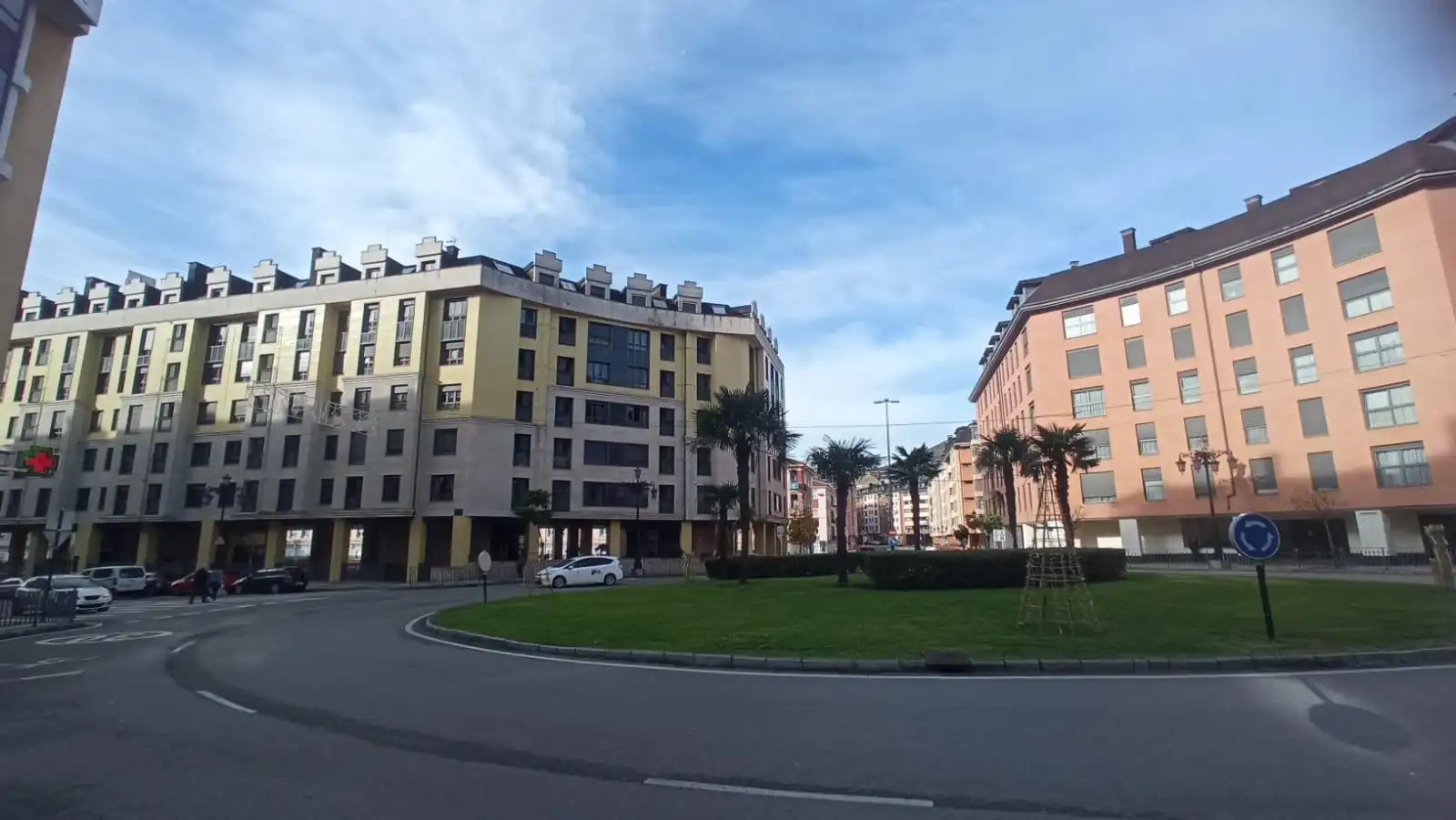 Vista exterior de Ático de alquiler en Oviedo  con Calefacción, Terraza y Trastero
