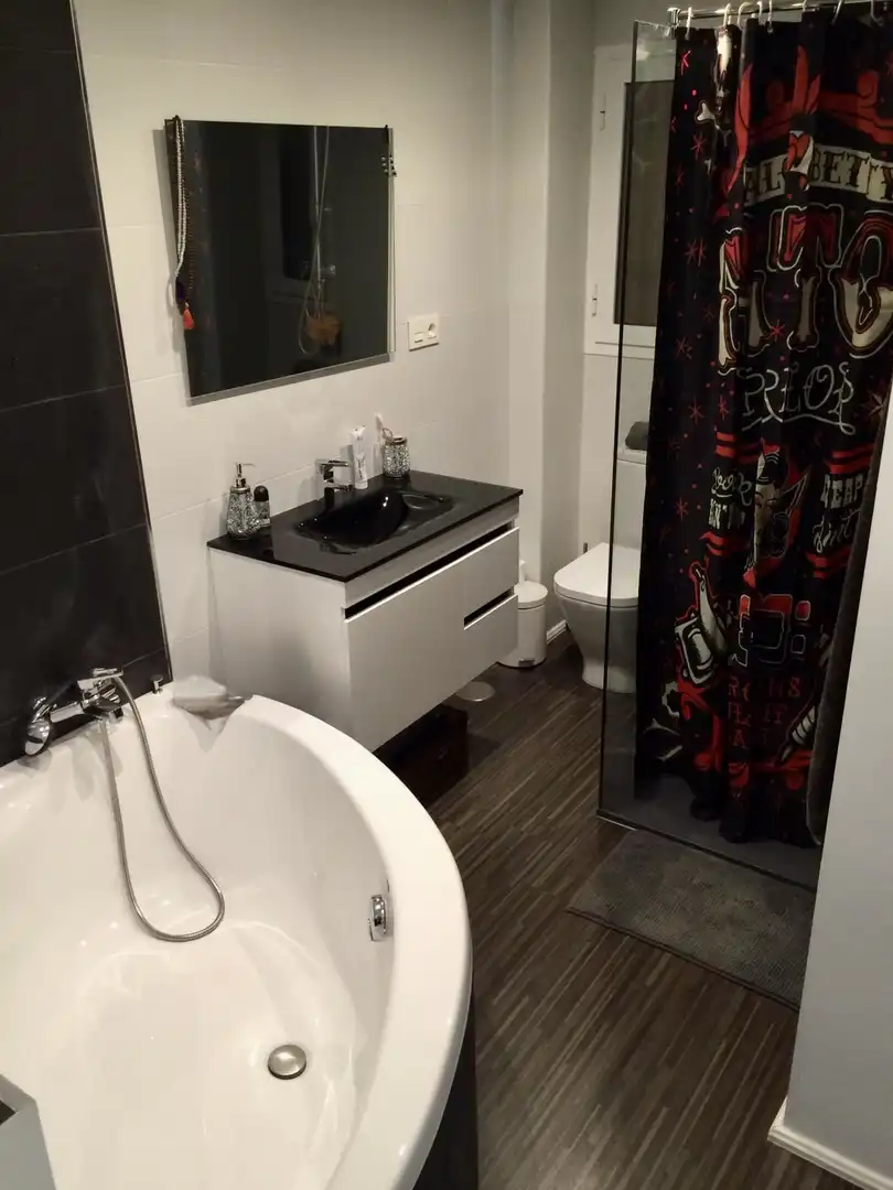 Bany de Apartament en venda en Finestrat amb Jardí privat i Piscina