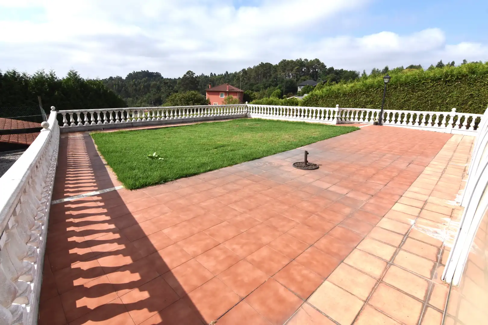 Terraza de Casa o chalet en venta en Bergondo con Calefacción, Jardín privado y Parquet