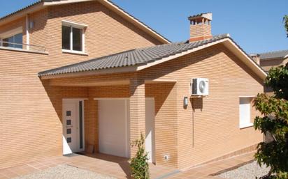 Exterior view of House or chalet for sale in La Roca del Vallès  with Air Conditioner, Heating and Private garden