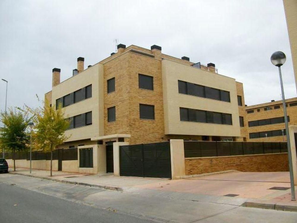 Vista exterior de Garatge en venda en Lardero