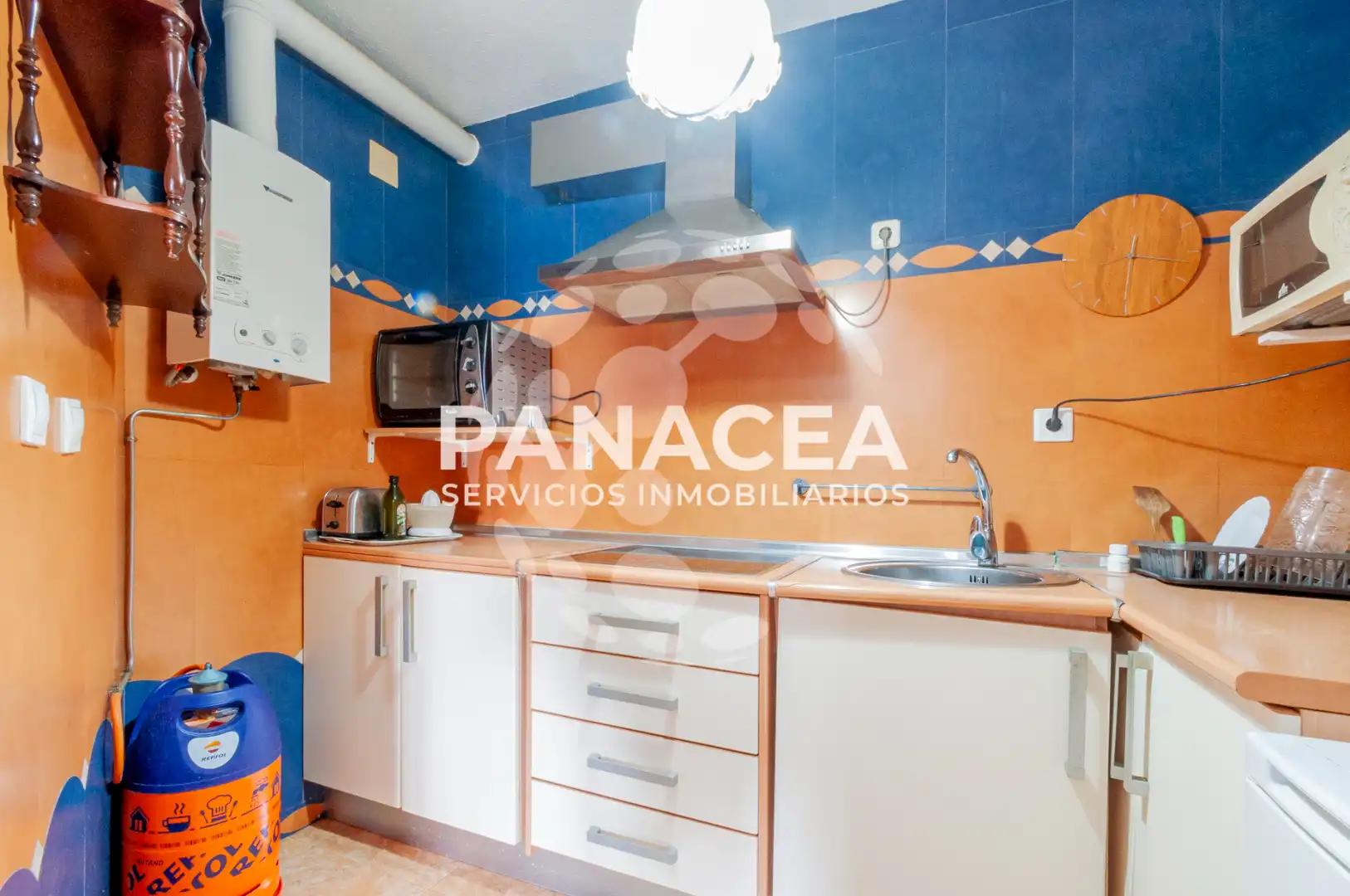 Kitchen of Flat for sale in Almería  with Furnished, Washing machine and Microwave