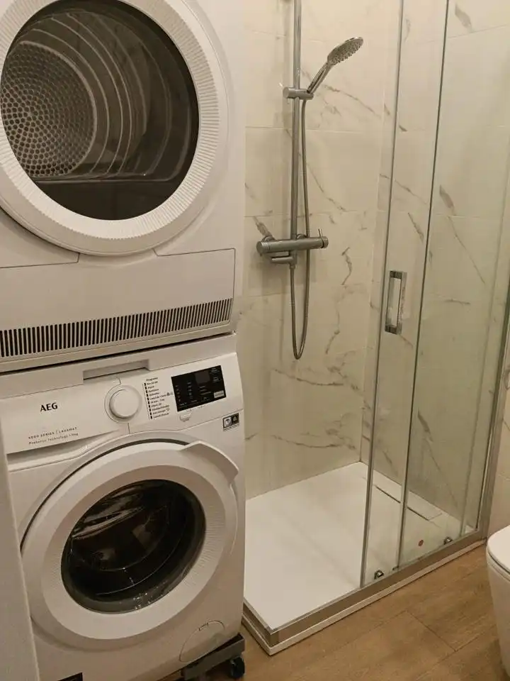 Bany de Estudi en venda en Madrid amb Aire condicionat, Calefacció i Moblat