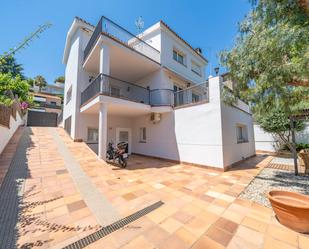 Exterior view of House or chalet for sale in Sant Vicenç de Montalt  with Air Conditioner, Terrace and Balcony