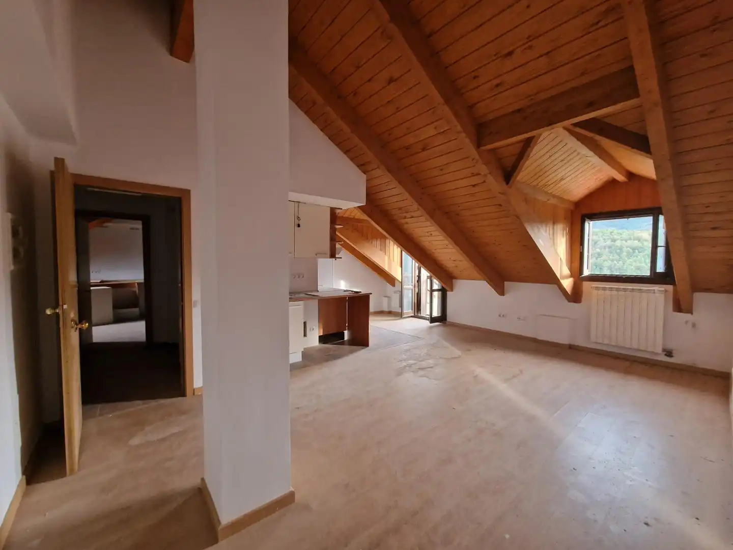 Buildings for sale in Aisa