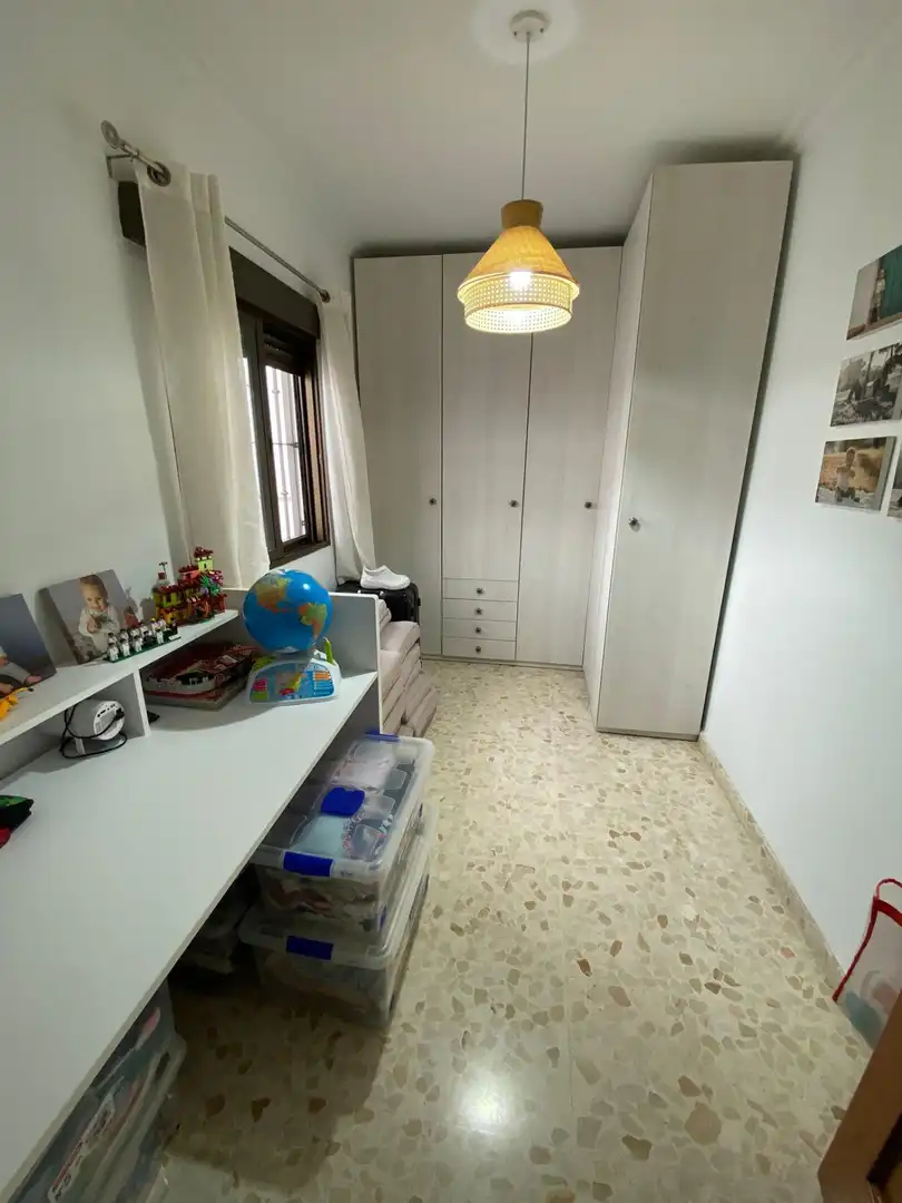 Bedroom of Houses for sale in Sevilla