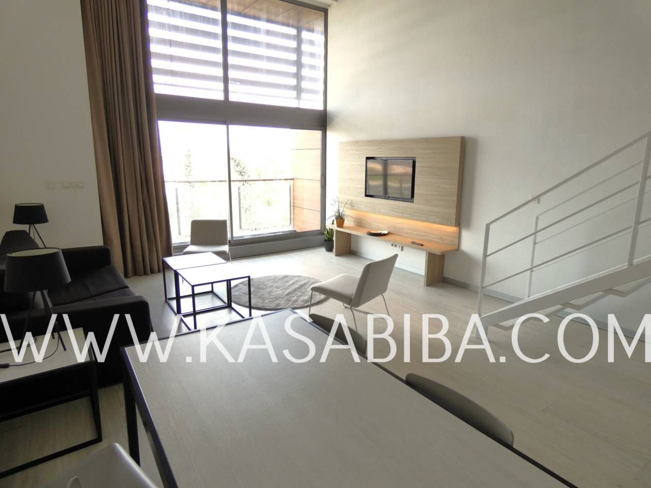 Sala d'estar de Loft de lloguer en  Valencia Capital amb Aire condicionat, Calefacció i Parquet