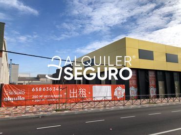 Local comercial en alquiler en Calle León