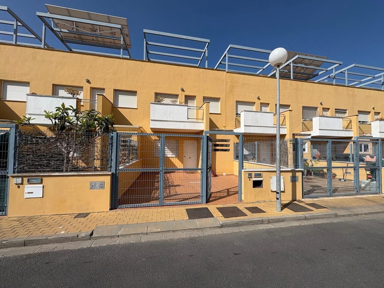 Exterior view of Single-family semi-detached for sale in Ayamonte  with Private garden, Terrace and Community pool