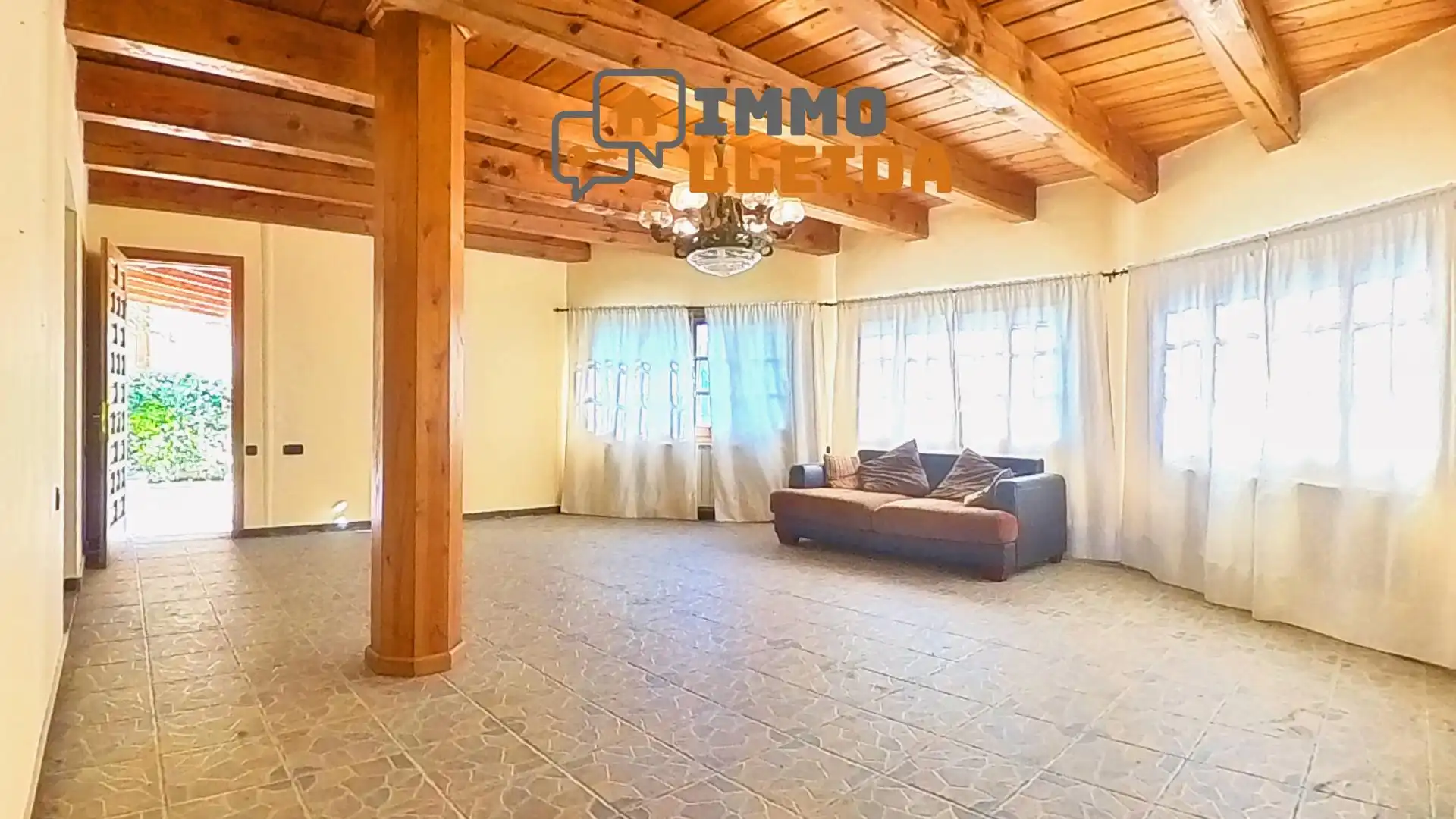 Casa con terraza en venta en Calle Sant Armengol 4, imagen 52