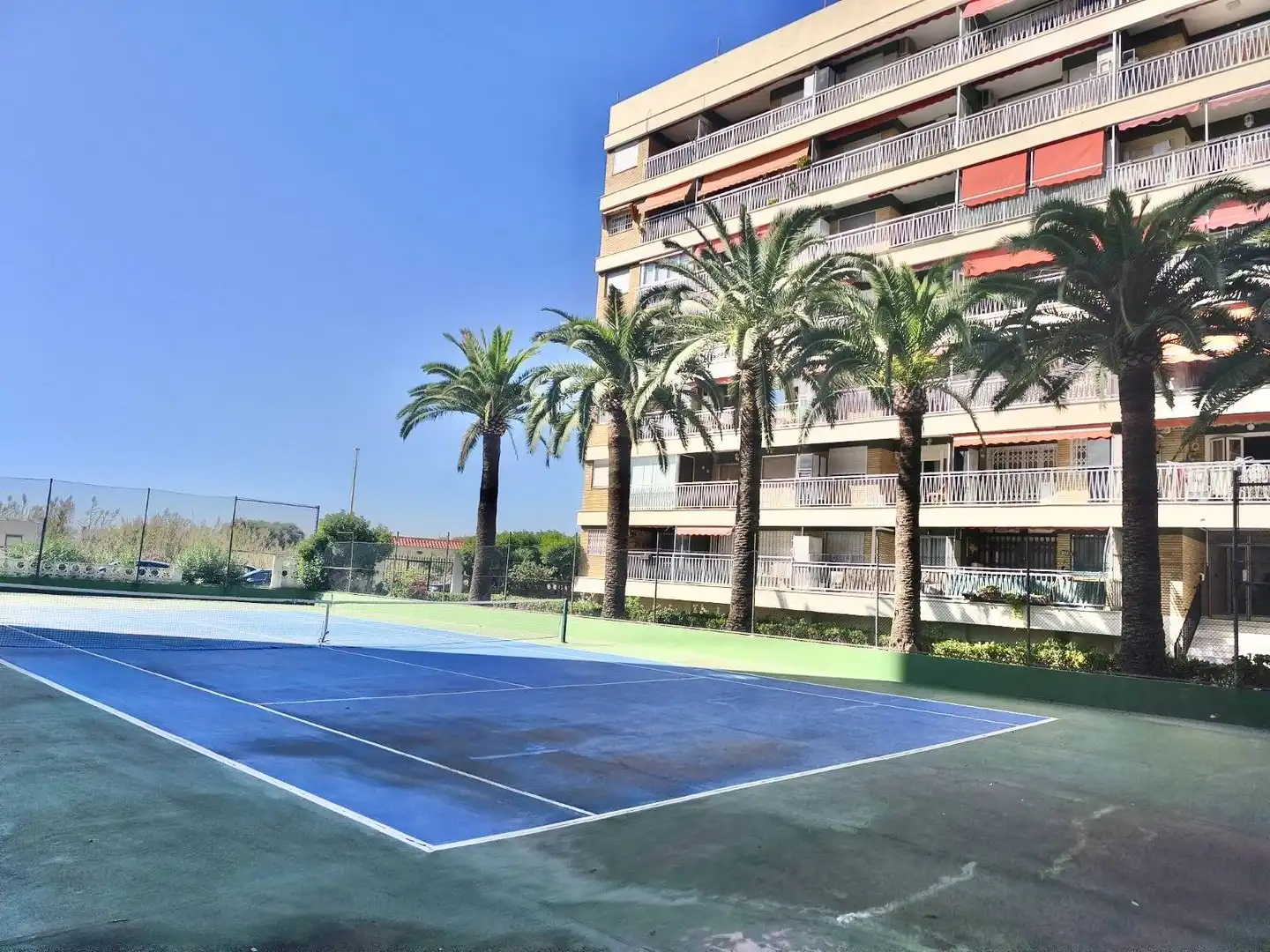 Apartament amb terrassa de lloguer a CONSTITUCIO DE LA, imagen 9