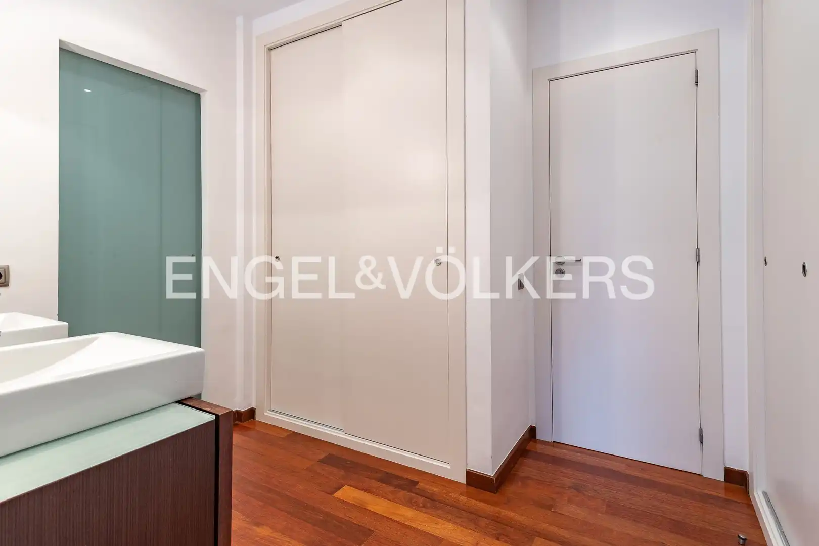 Piso en venta en Sant Cugat del Vallès con Aire acondicionado, Calefacción y Jardín privado