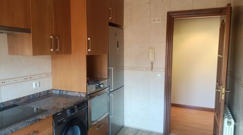 Foto 4 de Piso en venta en Calle Guipúzcoa, Pumarín, Gijón