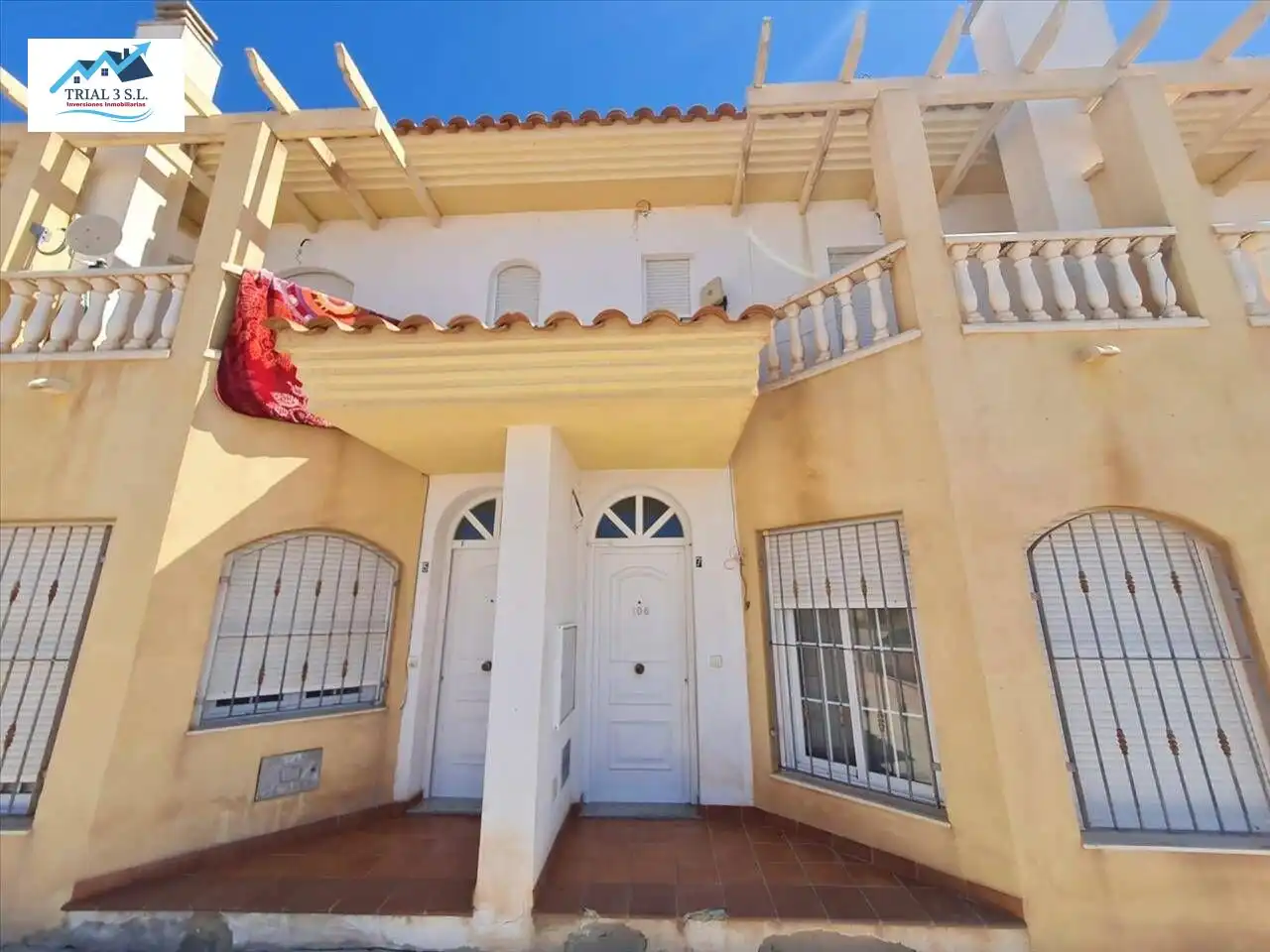 House with pool for sale in Barrio LARGO EL