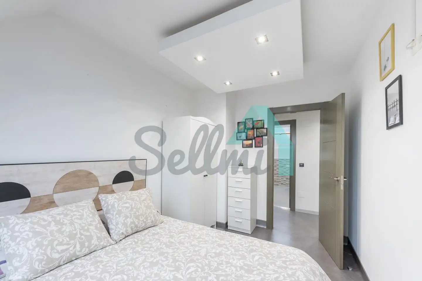 Bedroom of Flat for share in Oviedo   with Heating, Furnished and Internet