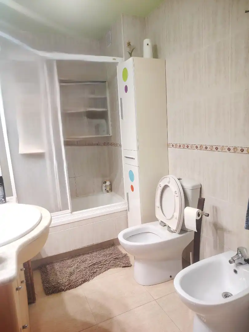 Badezimmer von Erdgeschoss zum Verkauf in Calella mit Klimaanlage, Heizung und Möbliert